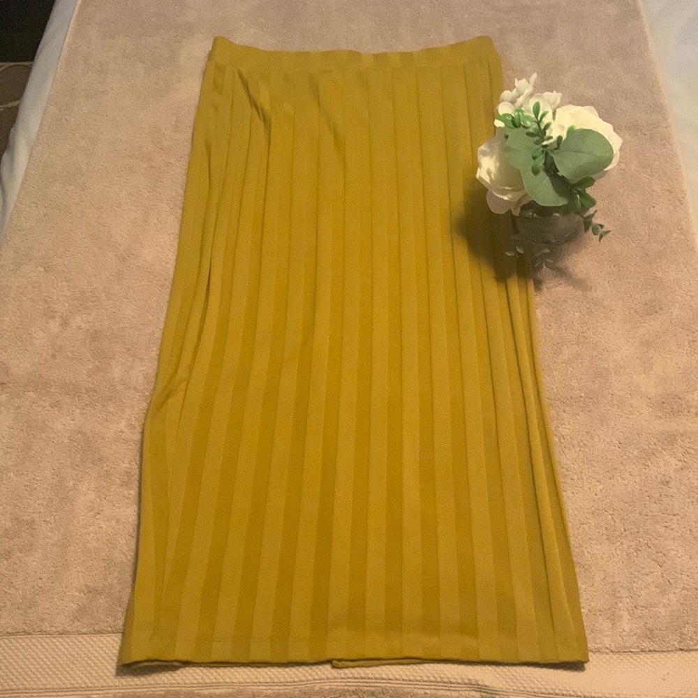 Lightly used mustard pencil skirt
